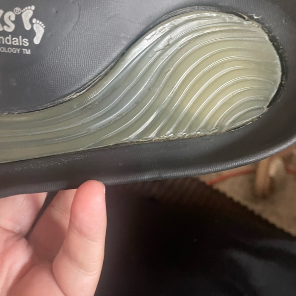 Cheeks Exercise Sandals Womens 10 Black Rubber Patterned Slip On Slides - Picture 4 of 7